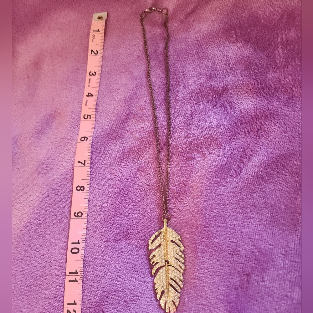 Elegant Gold Gem Stone Leaf Pendant Necklace